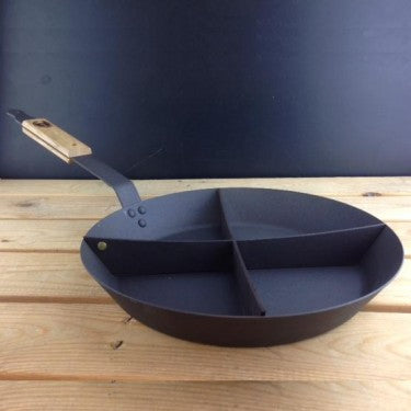 Netherton Foundry 12" (30cm) Spun Iron Breakfast pan with dividers 5065017590086 NFS-193