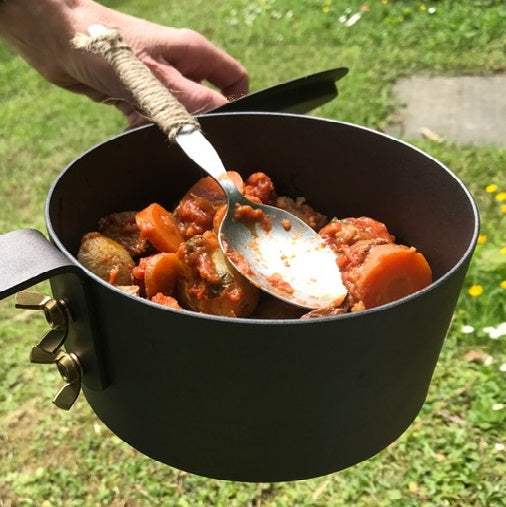 Netherton Foundry 6" (15cm) Spun Iron Glamping Pot with lid