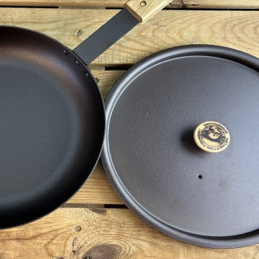 Netherton Foundry 11" (28cm) Pan lid with oak knob for Chef's pans